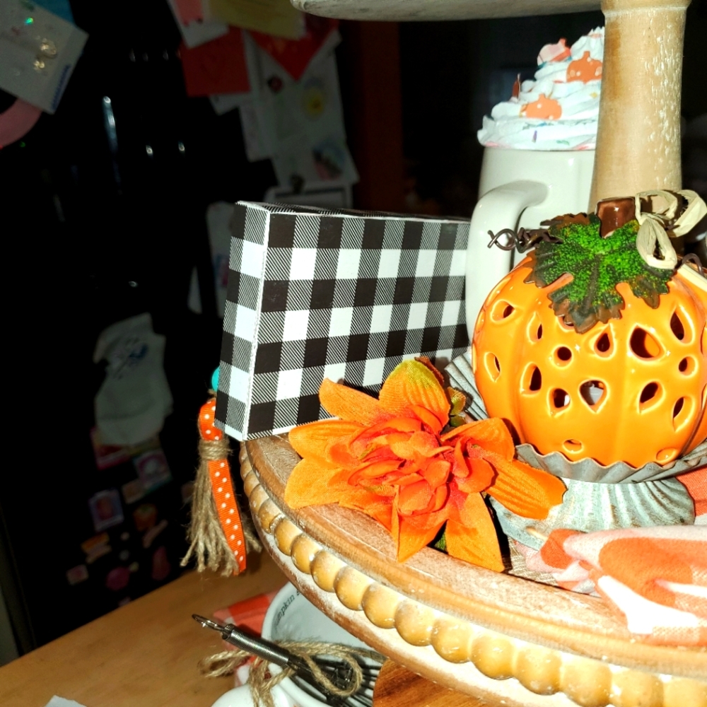 Mini Hello Pumpkin Sign - Picture 4 of 4